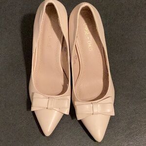 Chase + Chloe Size 6.5‎ Pointed Toe Bow Tie Heel